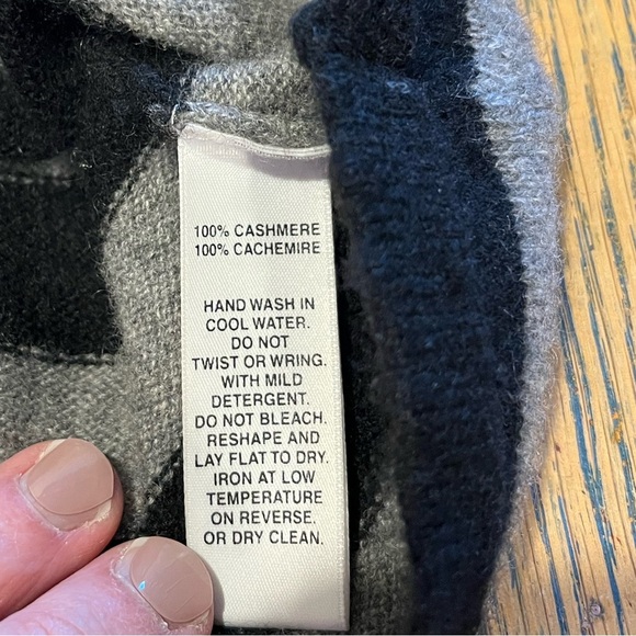 Saks Fifth Avenue 100% Cashmere Striped Cowlneck Tunic Sweater size M - Picture 3 of 8